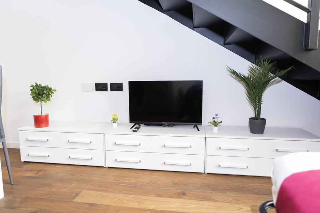 Darsena Charming Apartment By 101Flats Milan Exterior photo